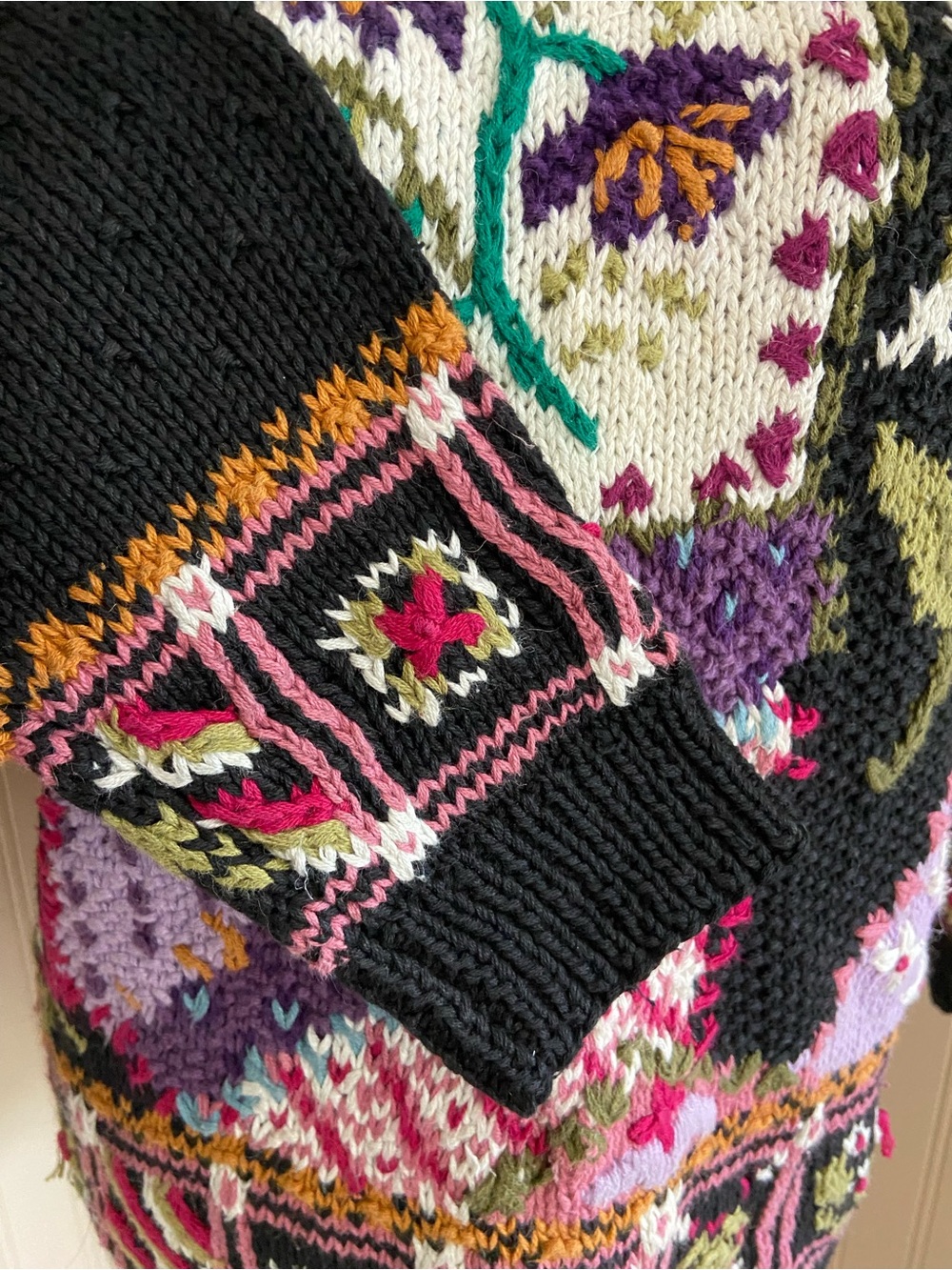 Signature by Northern Isles Knitted by Hand Colourful Sweater Women’s Size M - Picture 5 of 10